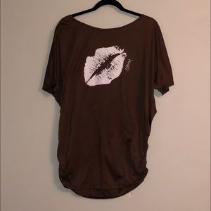 💋 NWOT ** Yipost Lips Tee - XL 💋